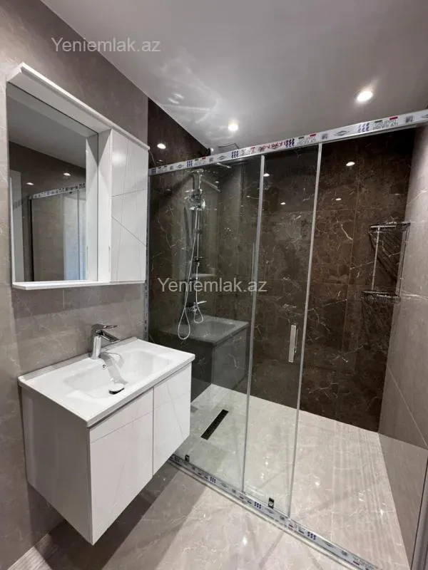 Satılır 3 otaqlı köhnə tikili 70 m²