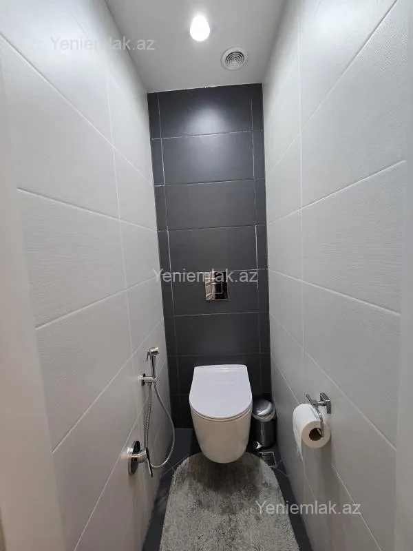 Satılır 4 otaqlı köhnə tikili 130 m²