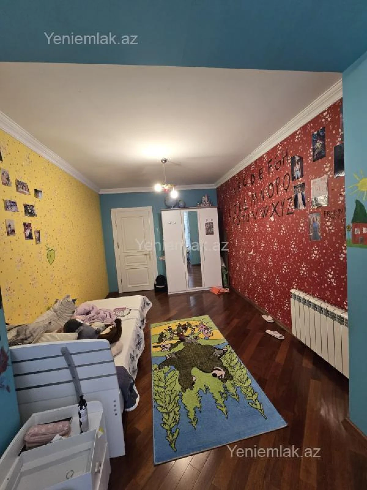 Satılır 4 otaqlı köhnə tikili 130 m²