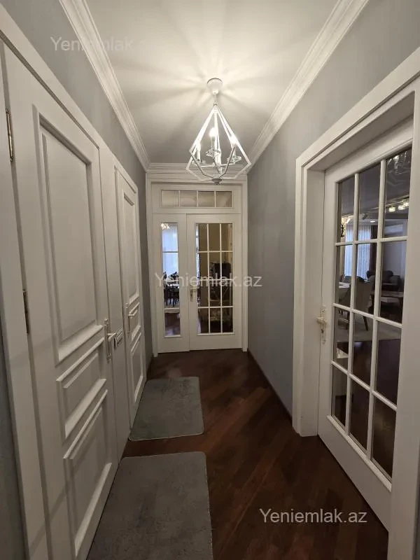 Satılır 5 otaqlı köhnə tikili 115 m²