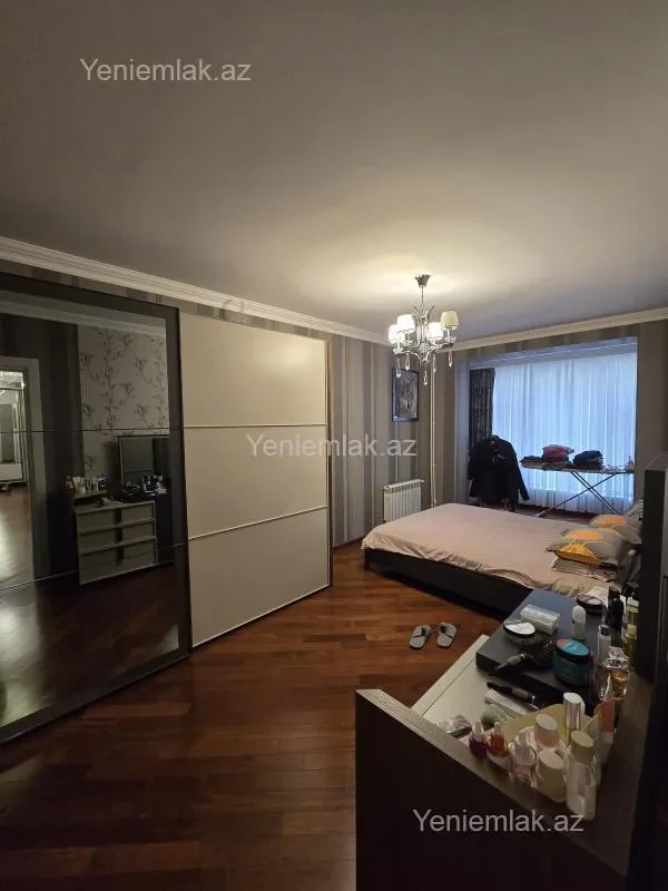 Satılır 5 otaqlı köhnə tikili 115 m²