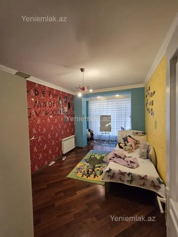Satılır 5 otaqlı köhnə tikili 115 m²