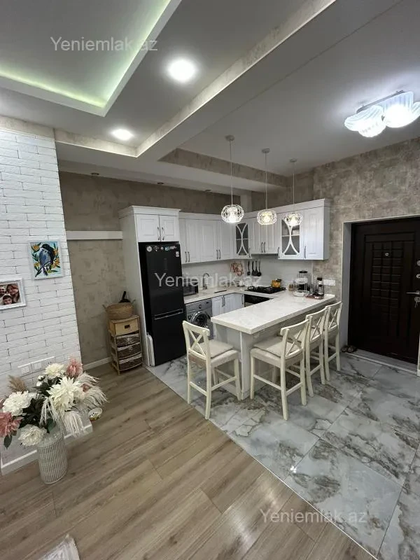 Satılır 2 otaqlı yeni tikili 100 m²