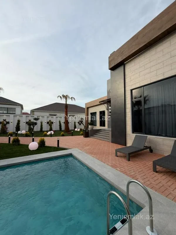 Satılır 5 otaqlı həyət evi 250 m²