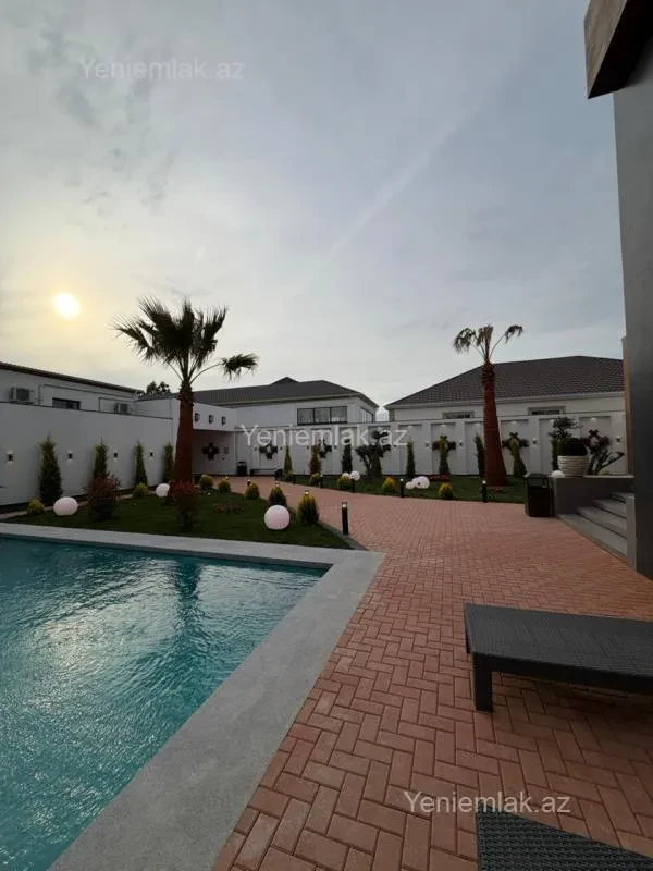 Satılır 5 otaqlı həyət evi 250 m²