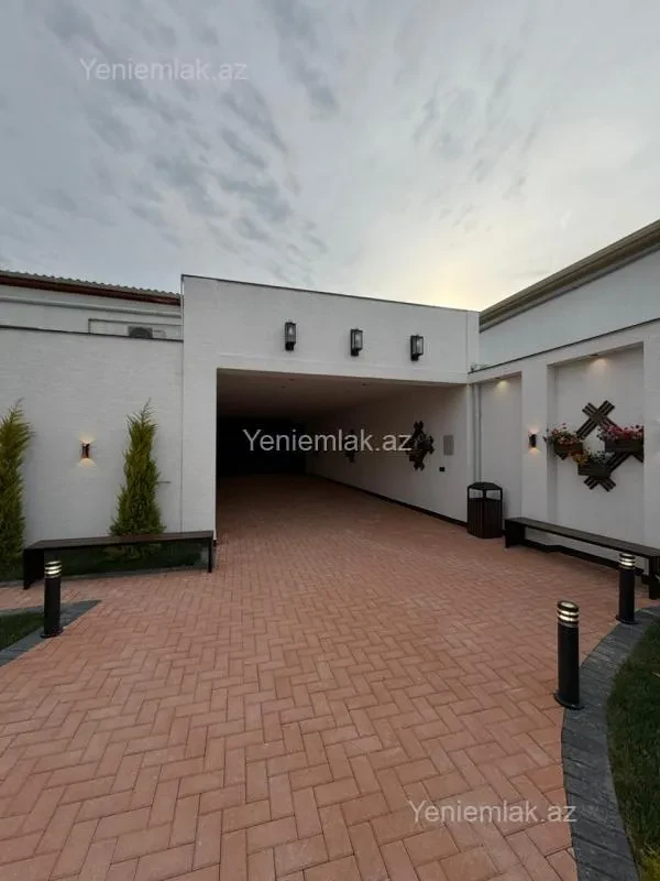 Satılır 5 otaqlı həyət evi 250 m²