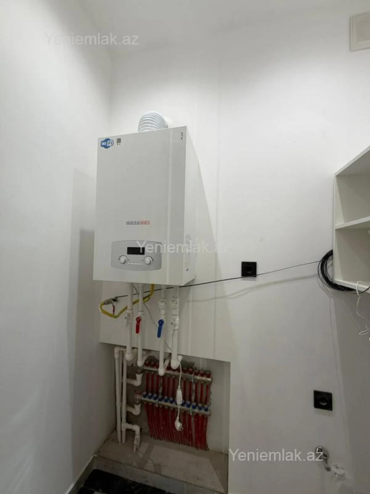 Satılır 5 otaqlı həyət evi 250 m²