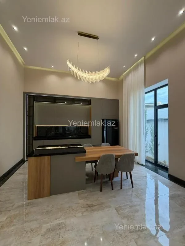 Satılır 5 otaqlı həyət evi 250 m²