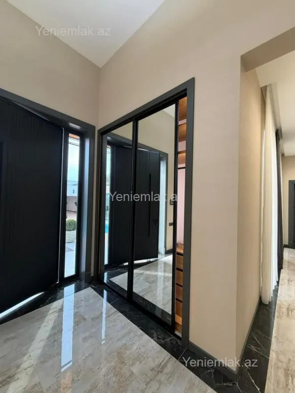 Satılır 5 otaqlı həyət evi 250 m²
