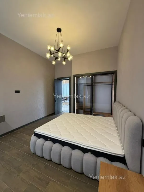 Satılır 5 otaqlı həyət evi 250 m²