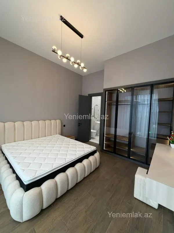 Satılır 5 otaqlı həyət evi 250 m²