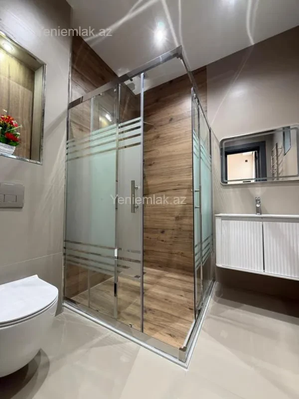 Satılır 5 otaqlı həyət evi 250 m²