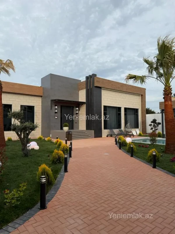 Satılır 5 otaqlı həyət evi 250 m²