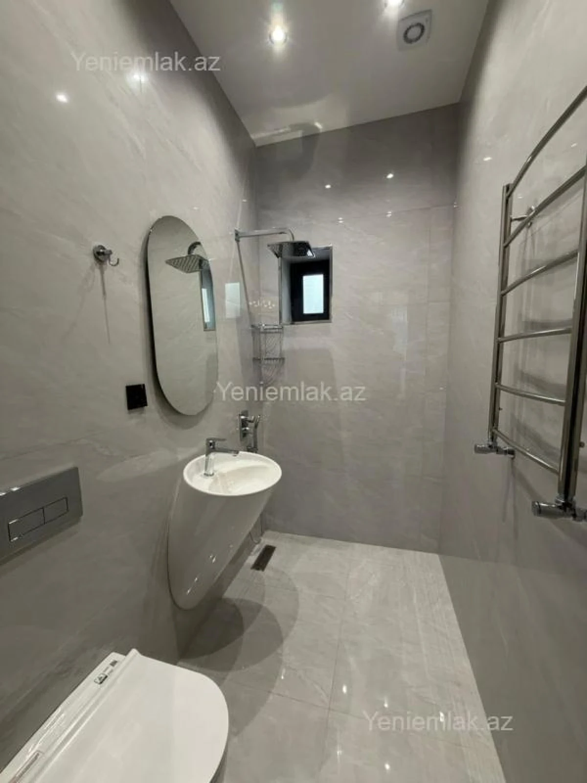 Satılır 5 otaqlı həyət evi 250 m²