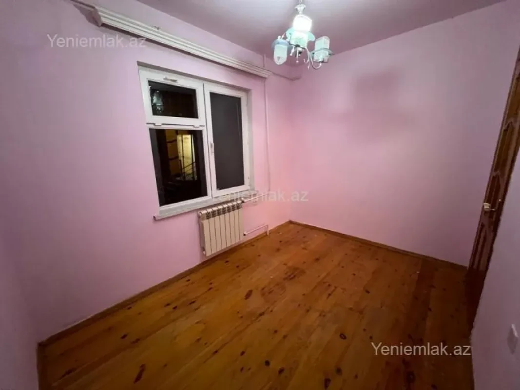 Satılır 2 otaqlı köhnə tikili 55 m²