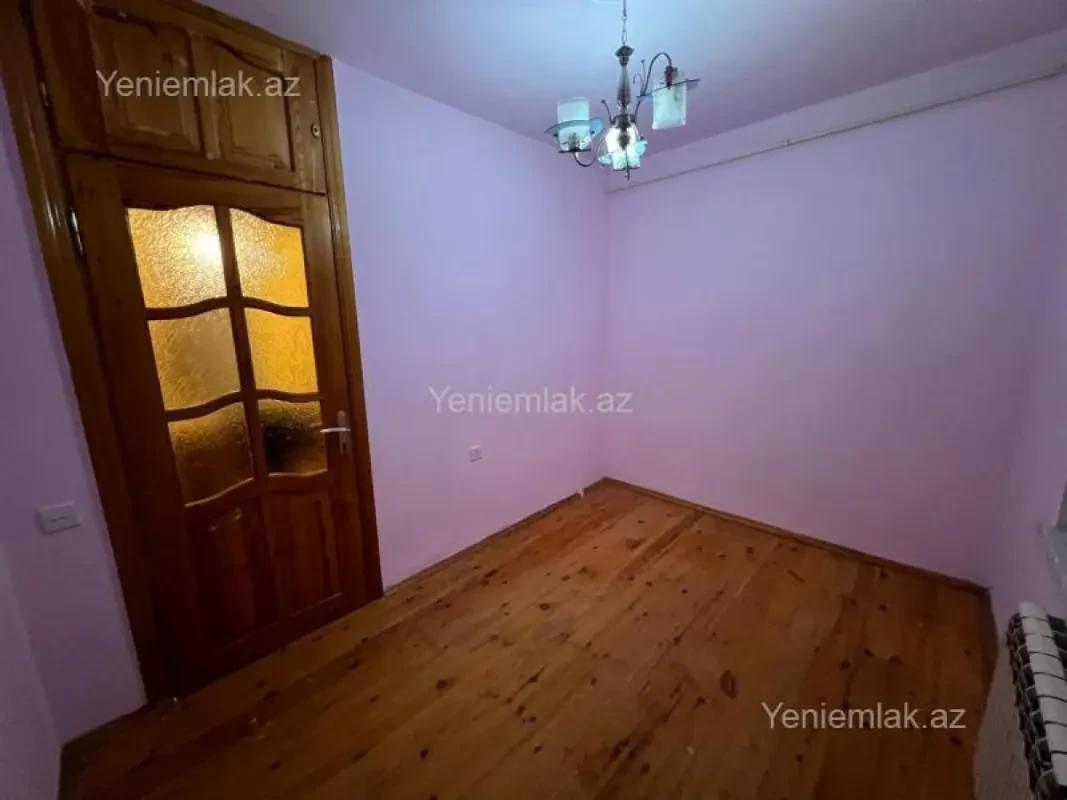 Satılır 2 otaqlı köhnə tikili 55 m²