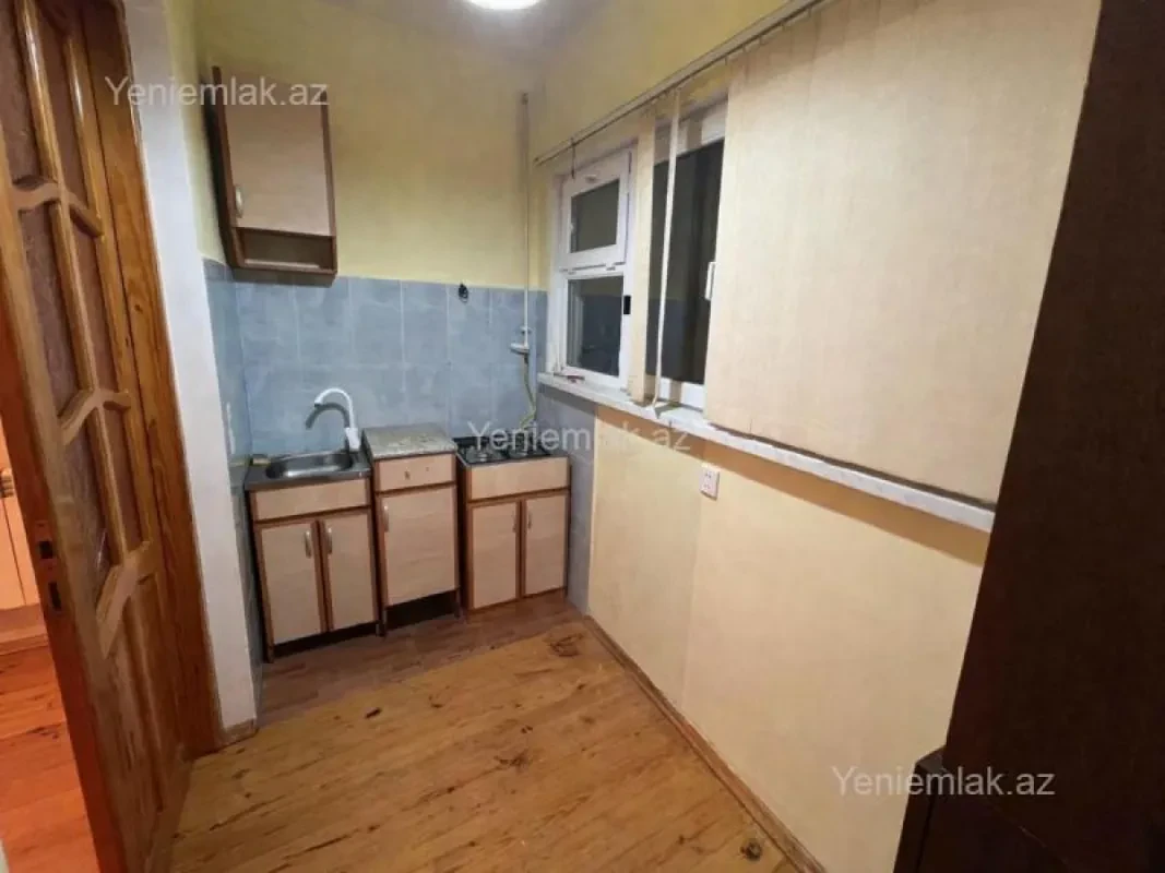 Satılır 2 otaqlı köhnə tikili 55 m²
