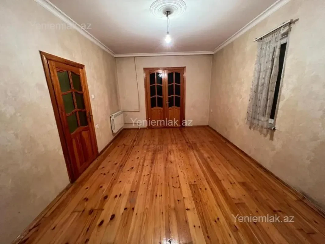 Satılır 2 otaqlı köhnə tikili 55 m²