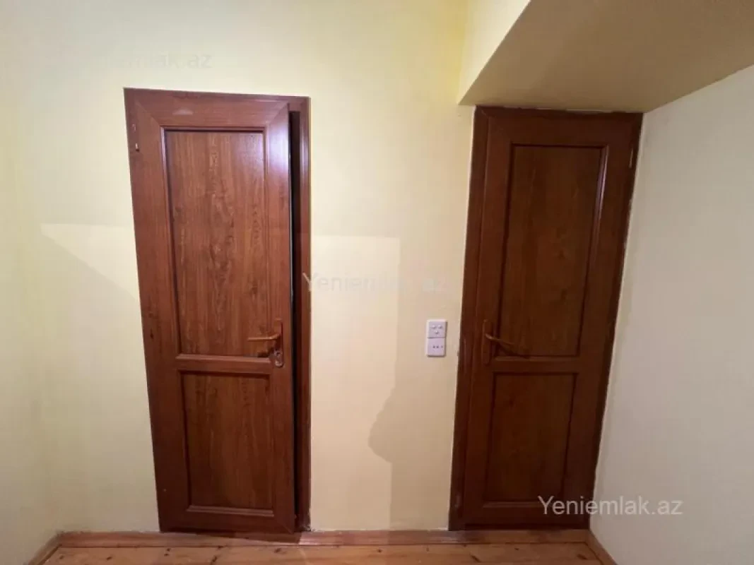 Satılır 2 otaqlı köhnə tikili 55 m²