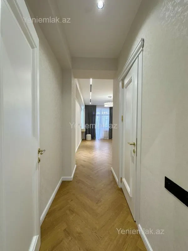 Satılır 3 otaqlı yeni tikili 146 m²
