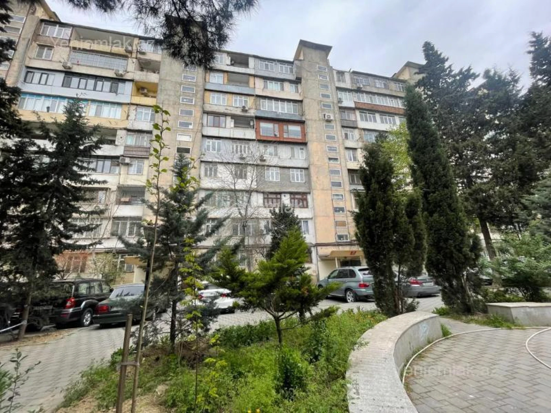 Satılır 2 otaqlı köhnə tikili 60 m²