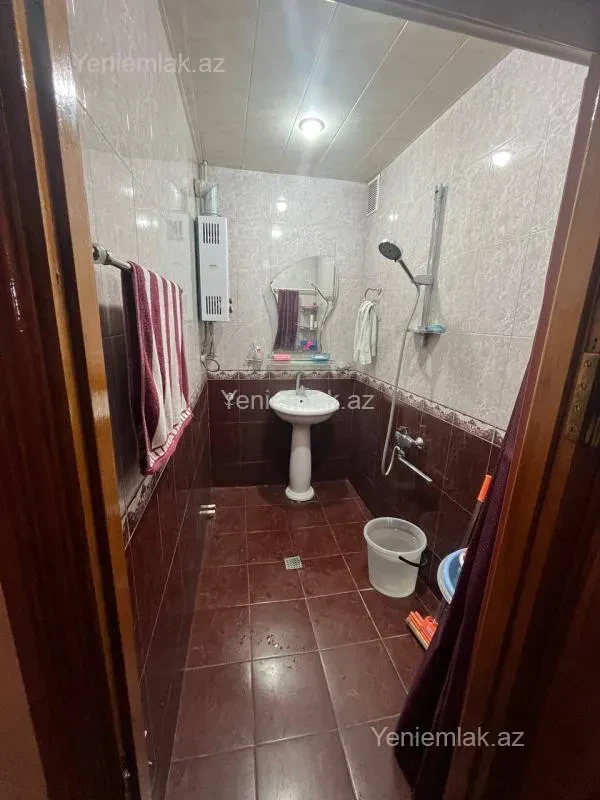 Satılır 4 otaqlı köhnə tikili 115 m²