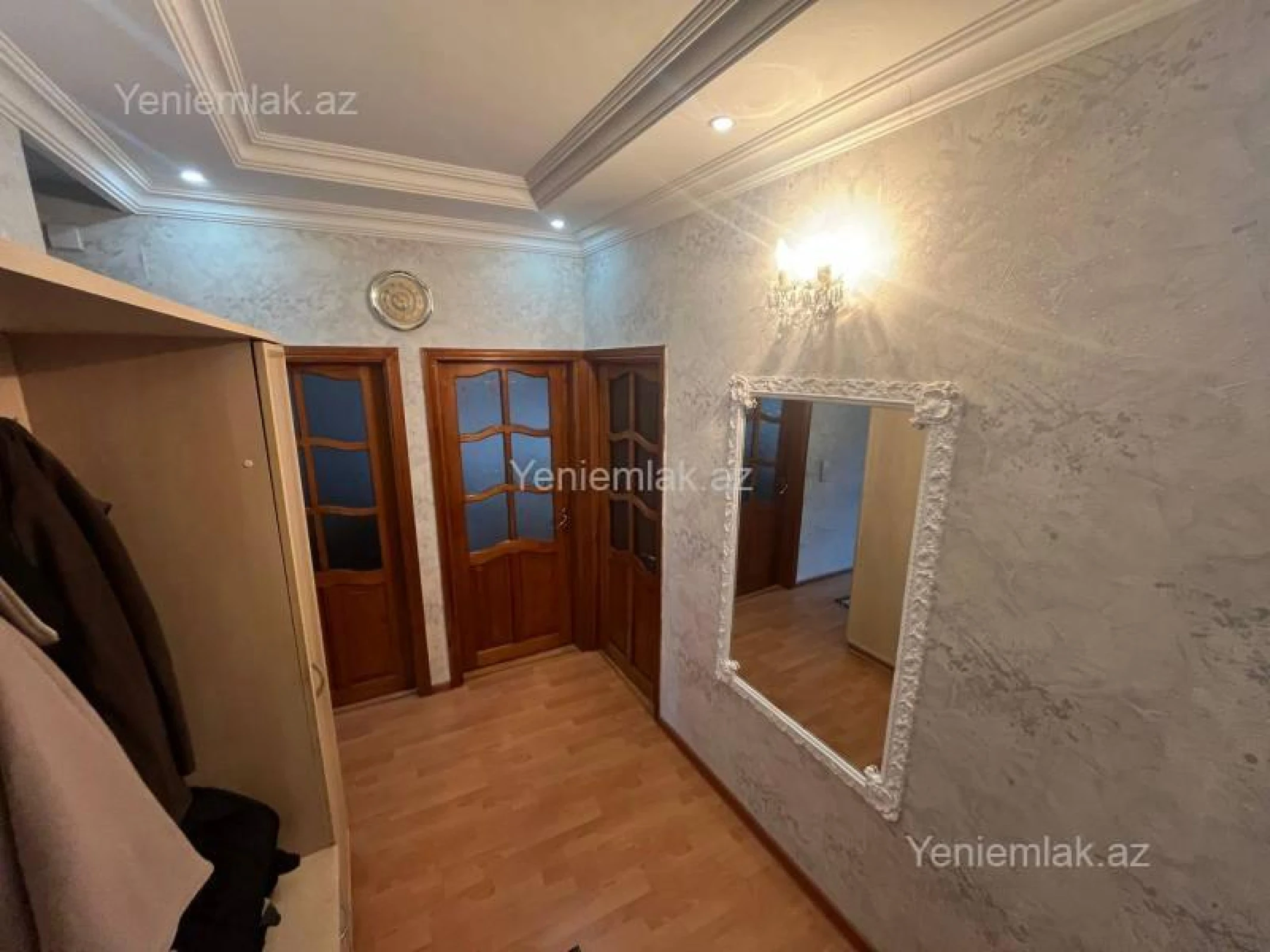 Satılır 4 otaqlı köhnə tikili 115 m²