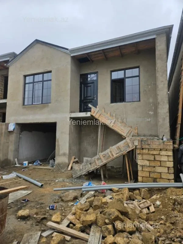 Satılır 4 otaqlı həyət evi 210 m²
