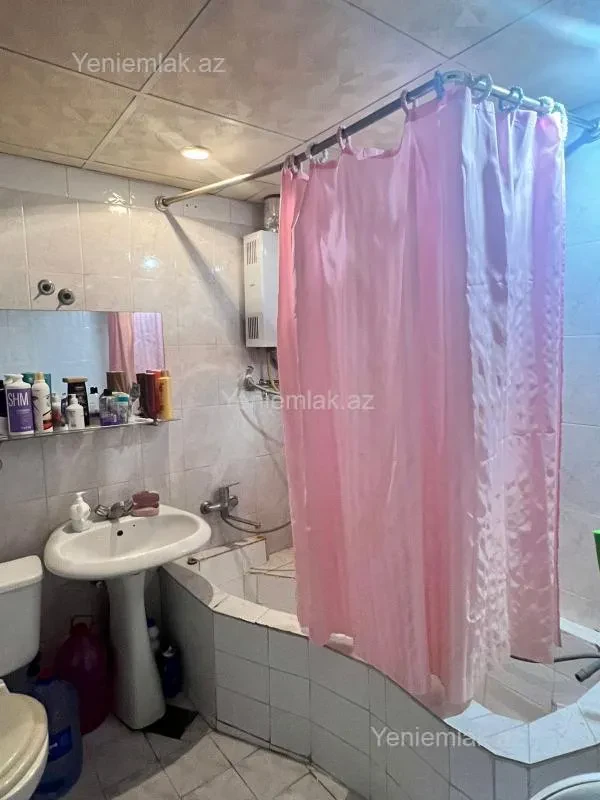 Satılır 2 otaqlı köhnə tikili 54 m²