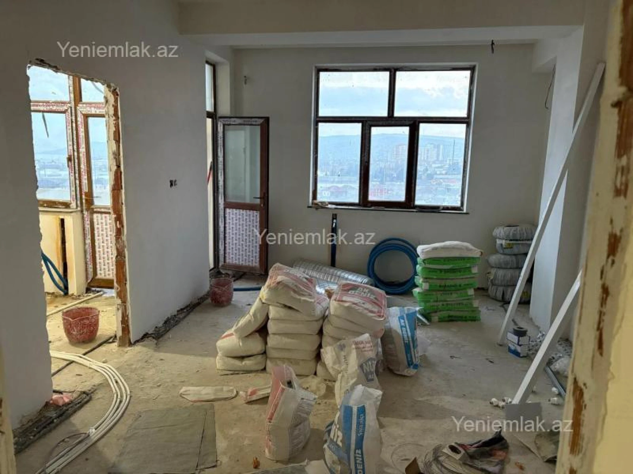 Satılır 3 otaqlı yeni tikili 80 m²
