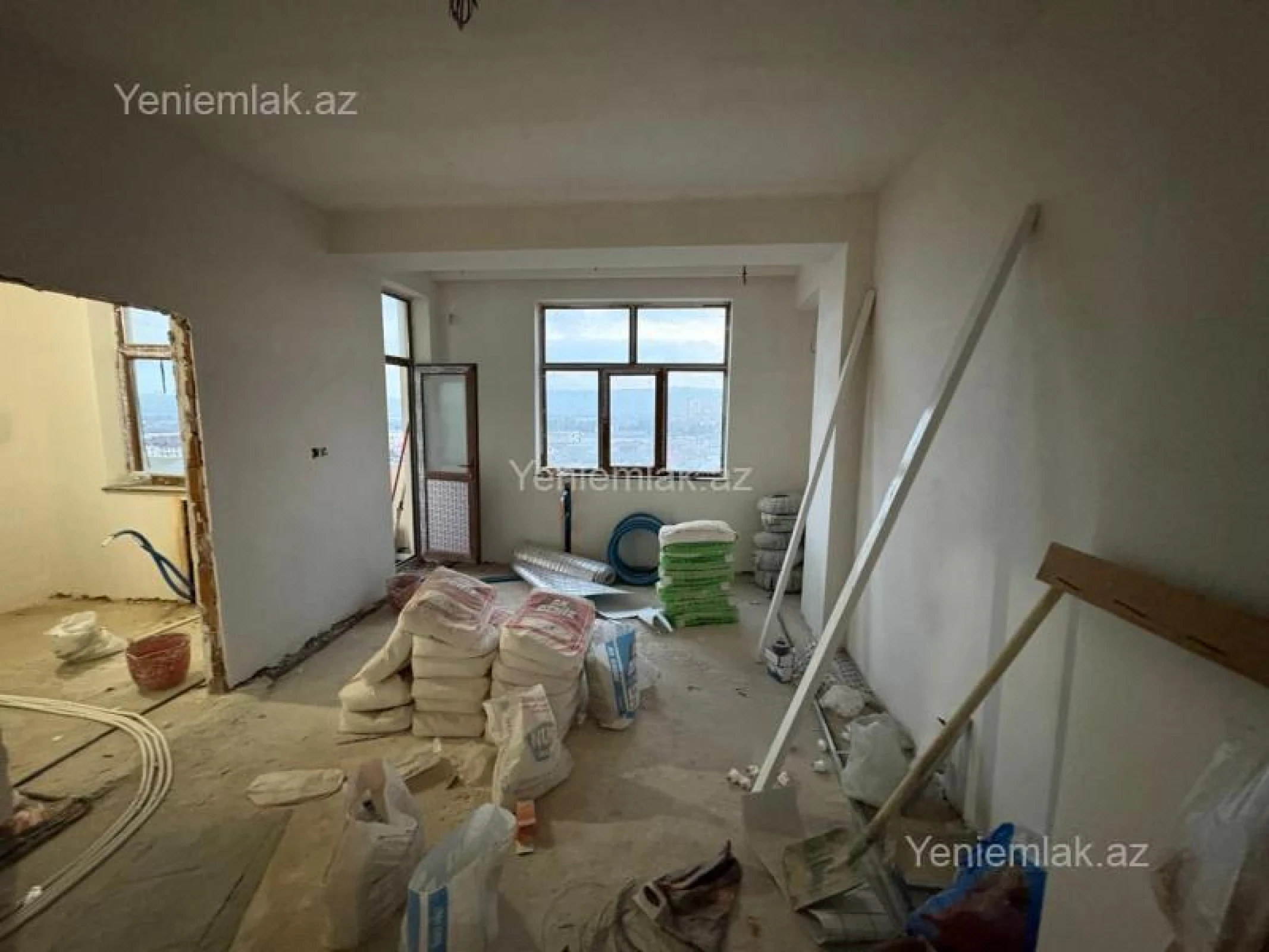 Satılır 3 otaqlı yeni tikili 80 m²