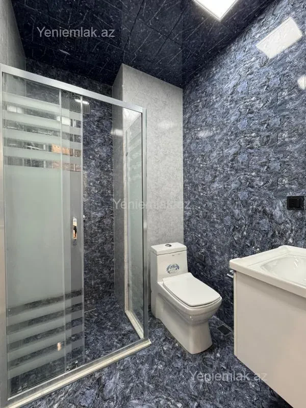 Satılır 4 otaqlı yeni tikili 160 m²