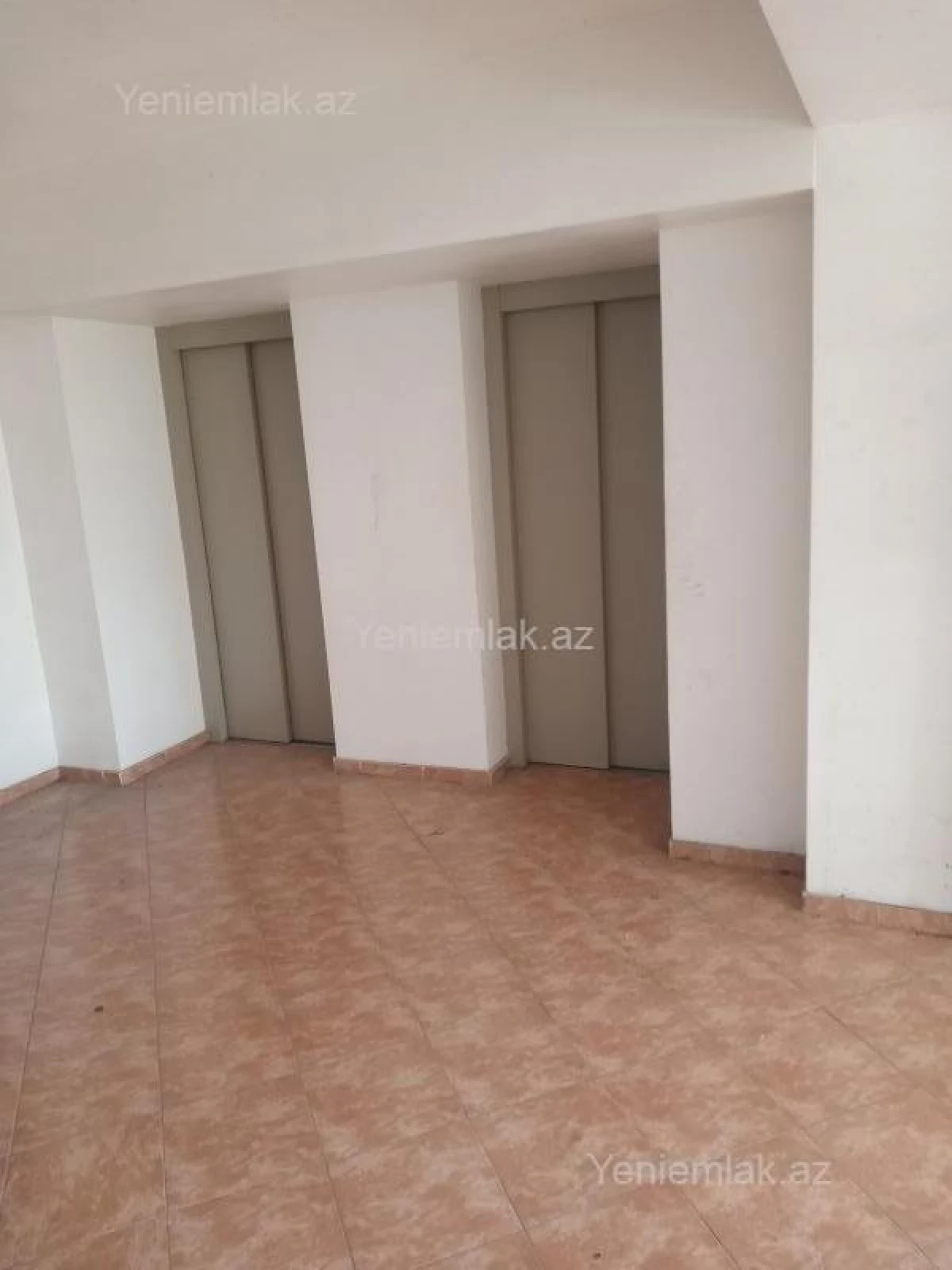 Satılır 1 otaqlı köhnə tikili 38 m²