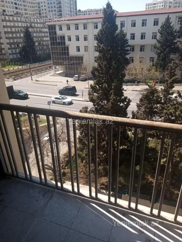 Satılır 1 otaqlı köhnə tikili 38 m²