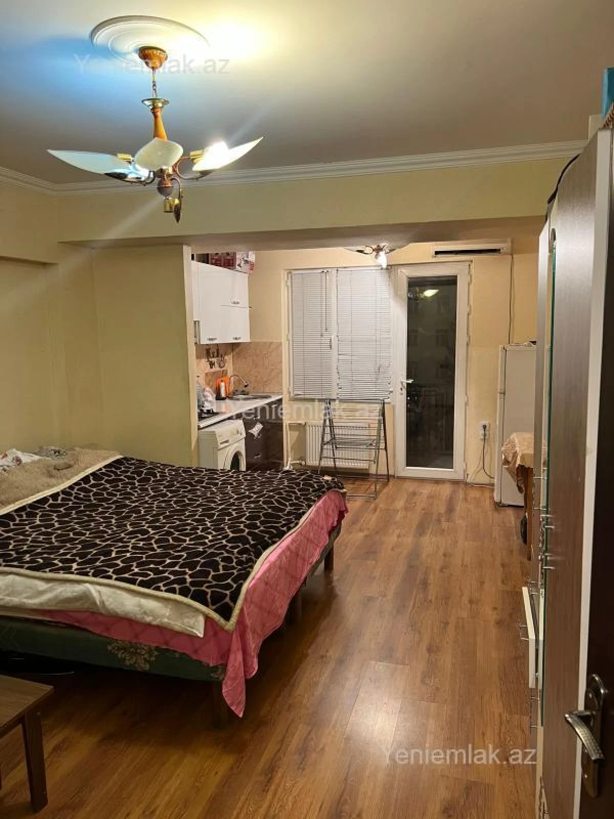 Satılır 1 otaqlı köhnə tikili 38 m²