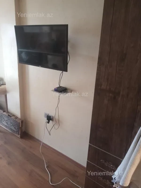 Satılır 1 otaqlı köhnə tikili 38 m²