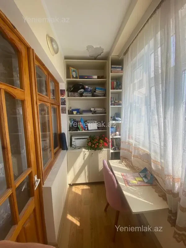 Satılır 4 otaqlı köhnə tikili 85 m²
