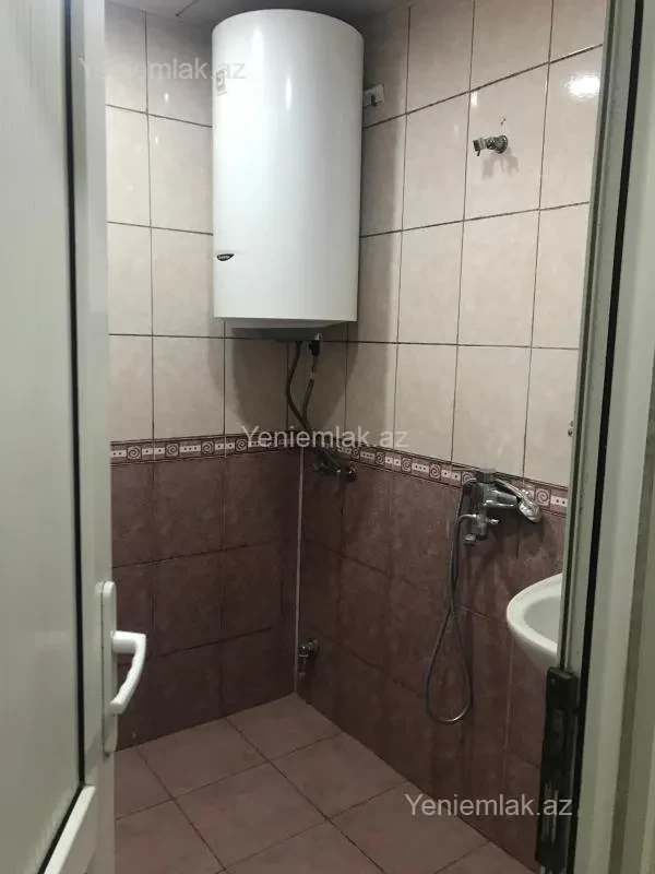 Satılır 2 otaqlı köhnə tikili 55 m²