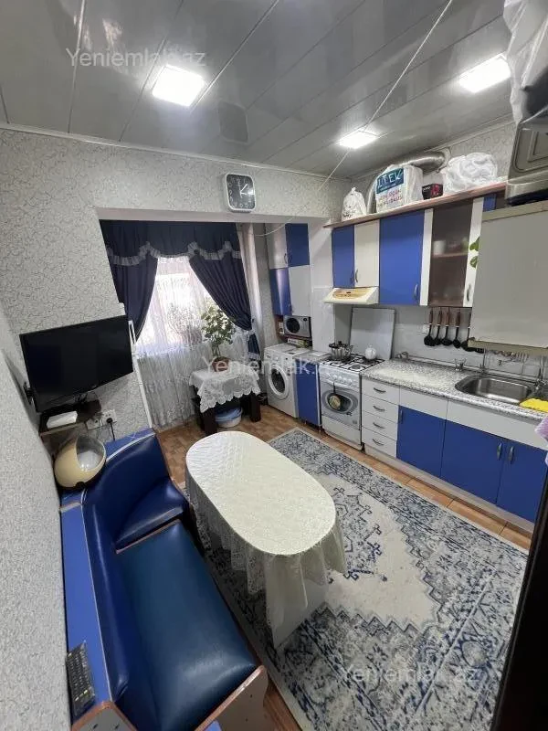 Satılır 3 otaqlı köhnə tikili 75 m²