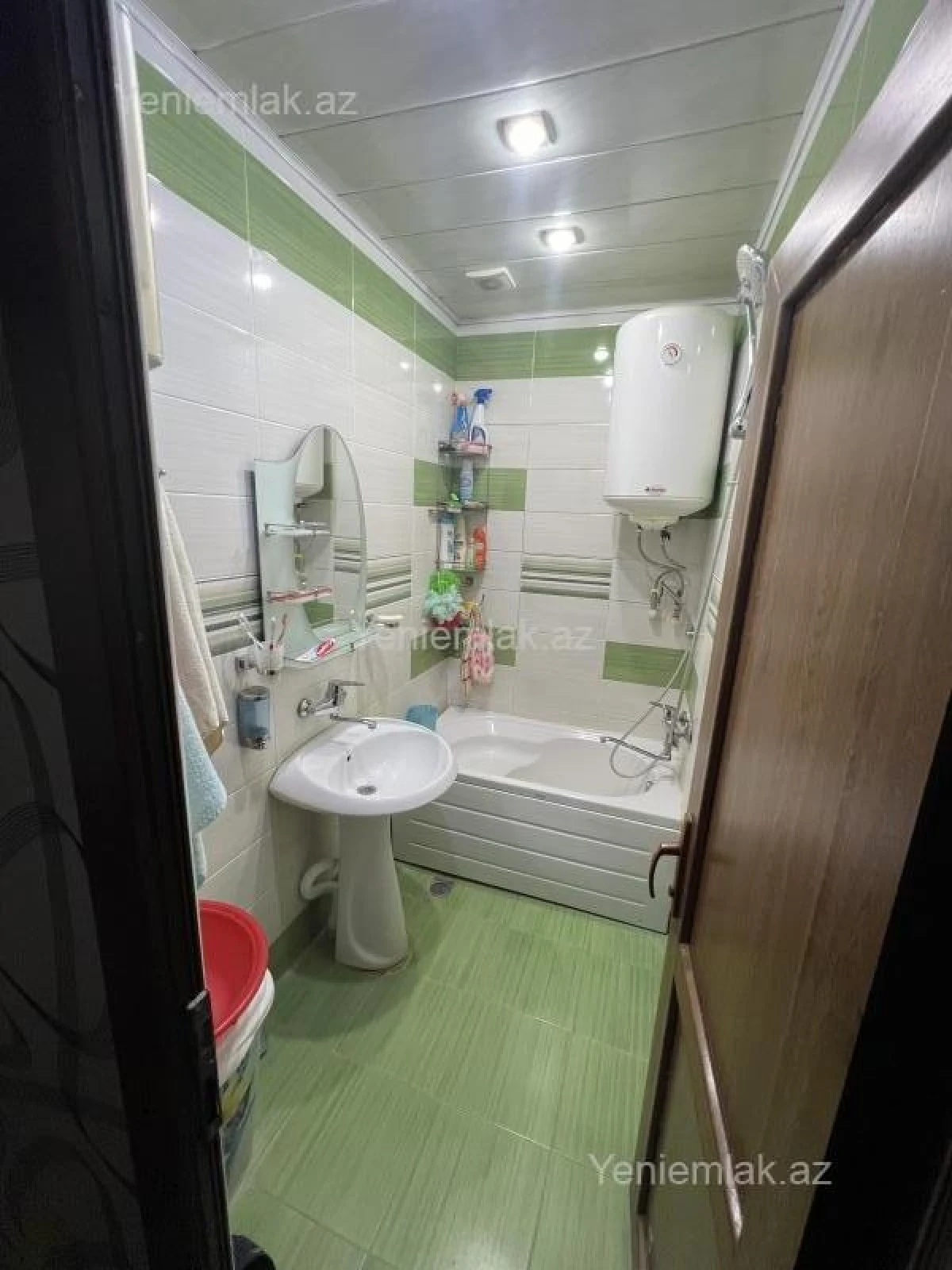 Satılır 3 otaqlı köhnə tikili 75 m²