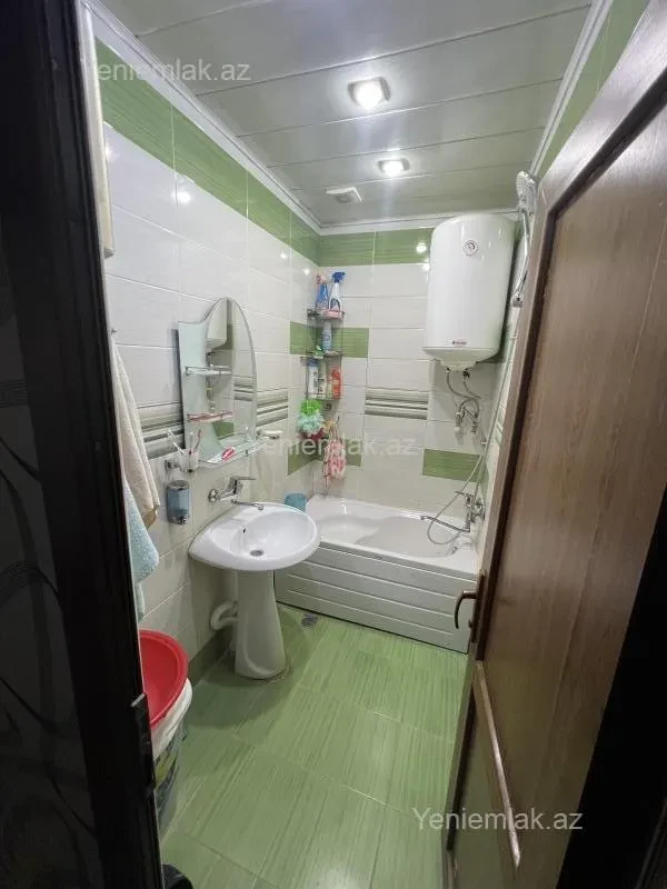 Satılır 3 otaqlı köhnə tikili 75 m²