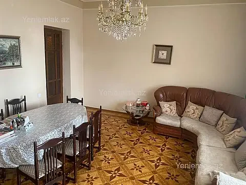 Satılır 2 otaqlı köhnə tikili 70 m²