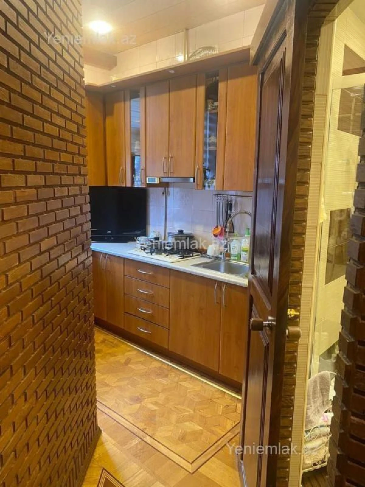 Satılır 2 otaqlı köhnə tikili 70 m²
