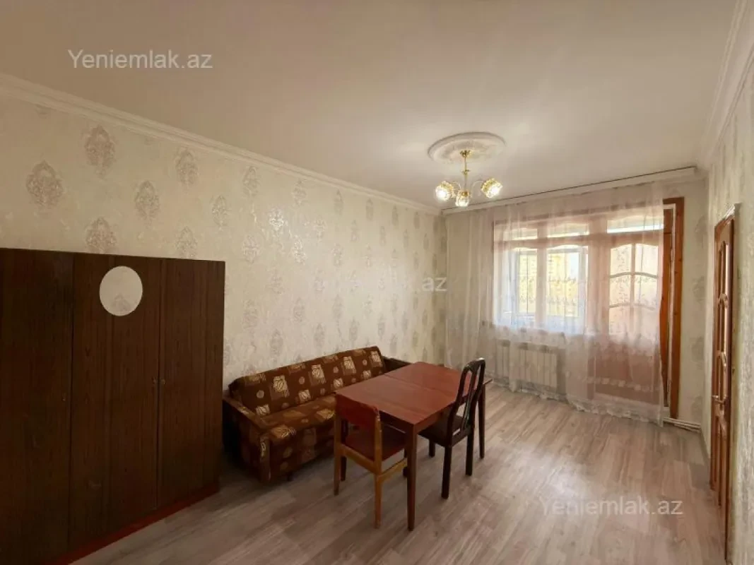 Satılır 2 otaqlı köhnə tikili 40 m²