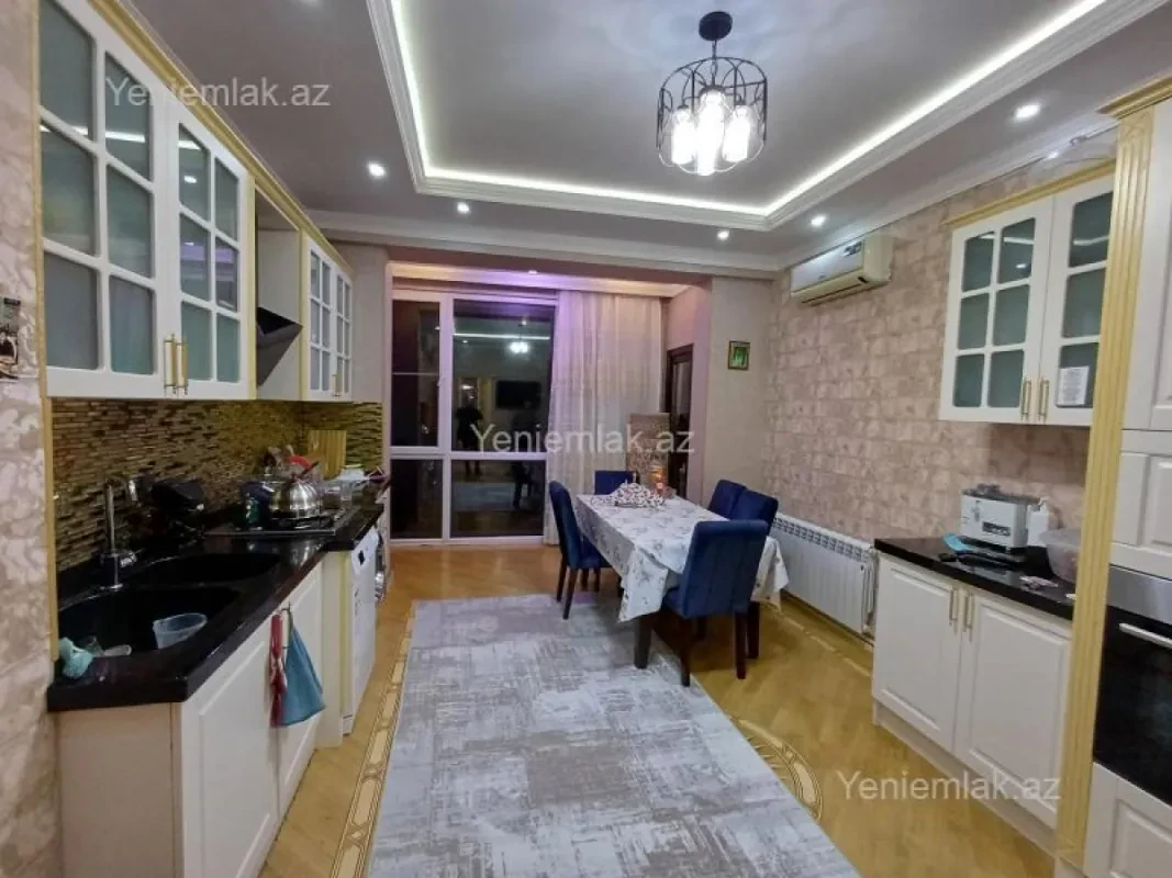 Satılır 3 otaqlı yeni tikili 136 m²