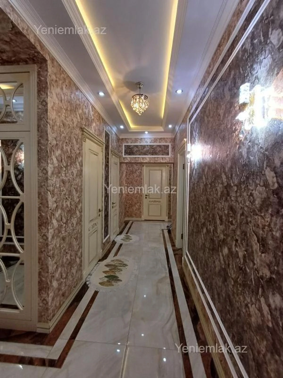 Satılır 3 otaqlı yeni tikili 136 m²