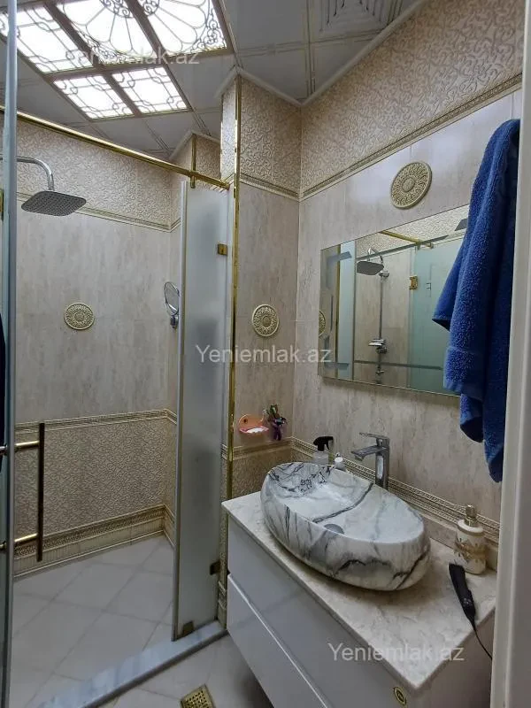 Satılır 3 otaqlı yeni tikili 136 m²