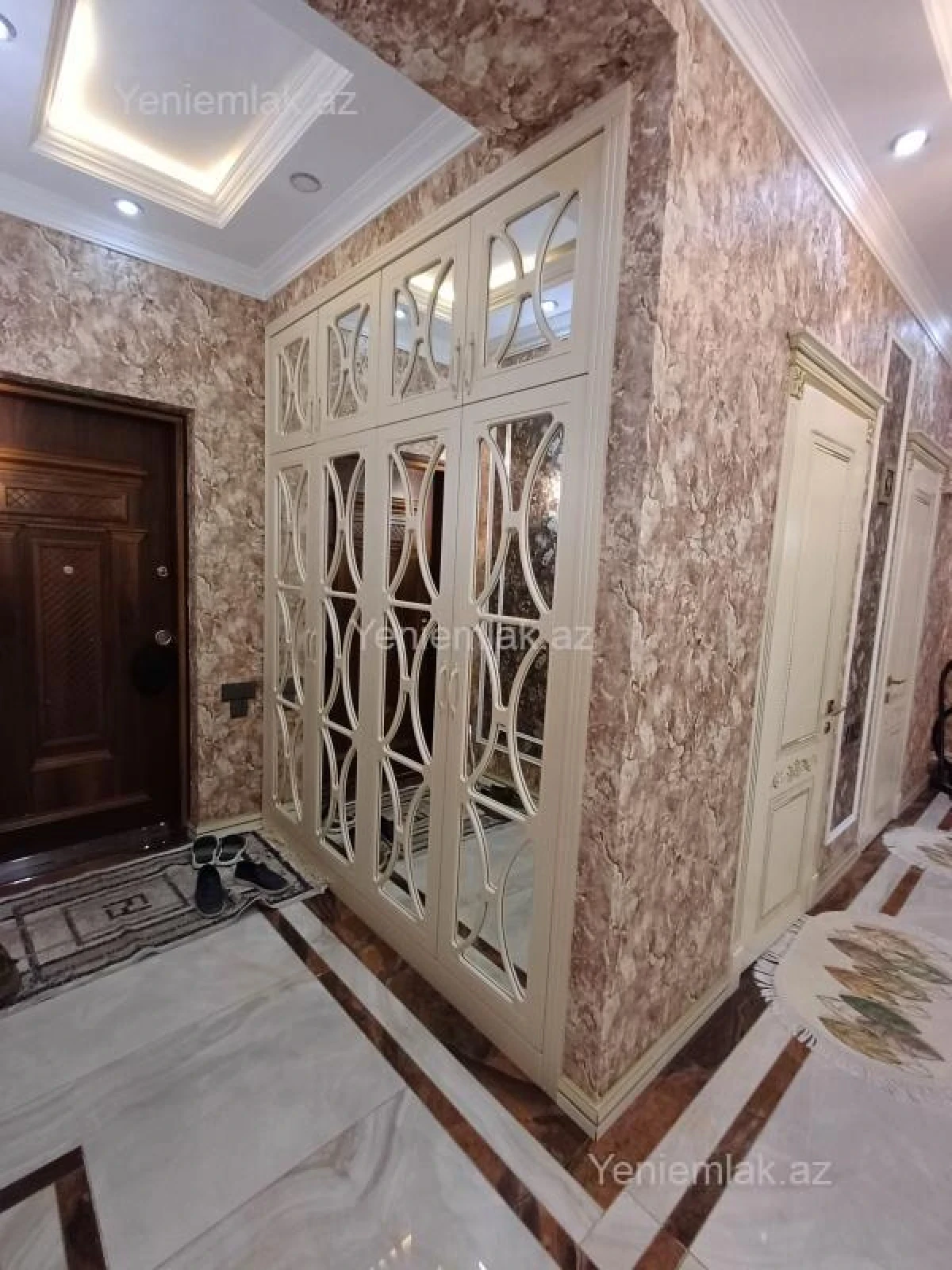 Satılır 3 otaqlı yeni tikili 136 m²