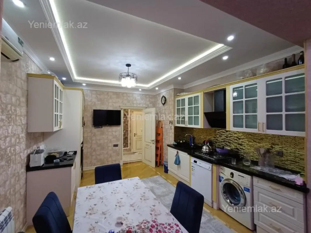 Satılır 3 otaqlı yeni tikili 136 m²
