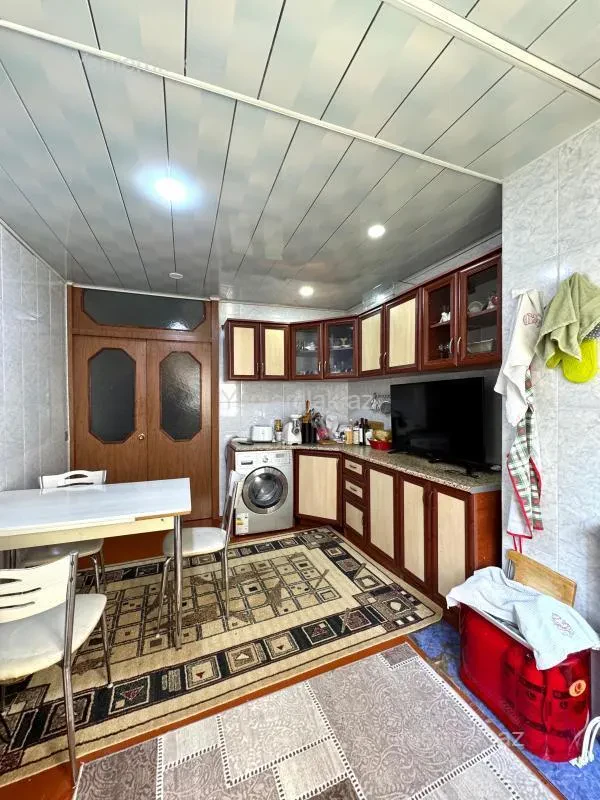 Satılır 3 otaqlı köhnə tikili 75 m²